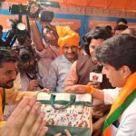 राहुल गांधी के इंदौर दौरे पर डिप्टी CM देवड़ा का हमला, बोले- सही नीति वाली पार्टी के साथ युवा राहुल गांधी के इंदौर दौरे पर डिप्टी CM देवड़ा का हमला, बोले- सही नीति वाली पार्टी के साथ युवा
