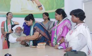 सत्ता बदली, समीकरण बदले… लेकिन नहीं बदला श्रवण कुमार का कद! नीतीश के भरोसेमंद से सम्राट कैबिनेट तक सफर सत्ता बदली, समीकरण बदले… लेकिन नहीं बदला श्रवण कुमार का कद! नीतीश के भरोसेमंद से सम्राट कैबिनेट तक सफर