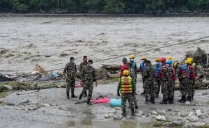 नेपाल में भोटेकोशी का रौद्र रूप, तेज बहाव के बाद रसुवा-नुवाकोट समेत निचले इलाकों में चेतावनी नेपाल में भोटेकोशी का रौद्र रूप, तेज बहाव के बाद रसुवा-नुवाकोट समेत निचले इलाकों में चेतावनी