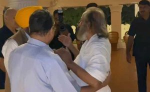 CM मान की श्री श्री रवि शंकर से मुलाकात, बेंगलुरु में केजरीवाल-सिसोदिया भी रहे साथ