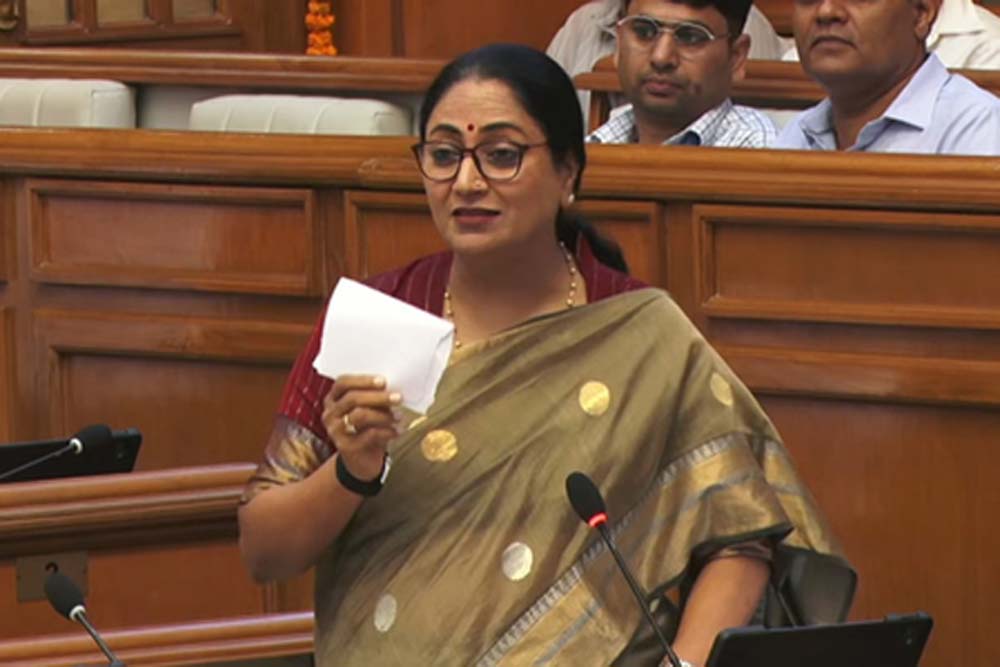 तीन बच्चों की शर्त पर रेखा गुप्ता बोलीं, महिलाओं की सेहत सरकार की प्राथमिकता तीन बच्चों की शर्त पर रेखा गुप्ता बोलीं, महिलाओं की सेहत सरकार की प्राथमिकता
