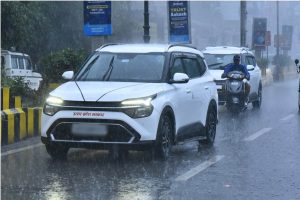 Weather Update: 3 अगस्त को बारिश का कहर, यूपी, बिहार, कश्मीर समेत कई राज्यों में भारी वर्षा और तेज हवा का अलर्ट Weather Update: 3 अगस्त को बारिश का कहर, यूपी, बिहार, कश्मीर समेत कई राज्यों में भारी वर्षा और तेज हवा का अलर्ट