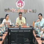 सभी छात्रावासों एवं आश्रमों में प्रमुख दूरभाष नंबर किए जाएं प्रदर्शित- कलेक्टर