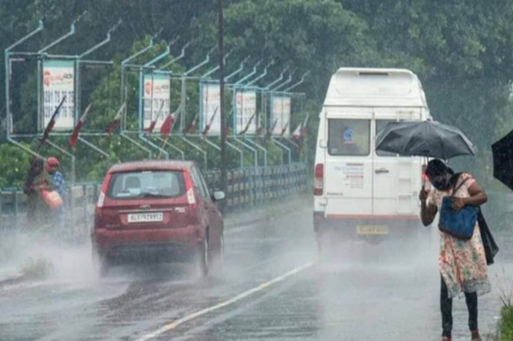 मध्य प्रदेश में फिर बदला मौसम, कई जिलों में बारिश की वापसी; IMD ने जारी की नई चेतावनी मध्य प्रदेश में फिर बदला मौसम, कई जिलों में बारिश की वापसी; IMD ने जारी की नई चेतावनी