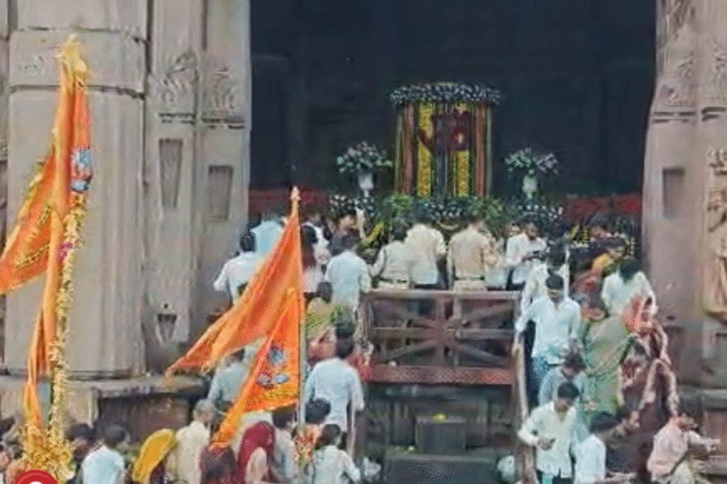 श्रावण में महाकाल के दरबार में रिकॉर्ड भीड़, 1.10 लाख भक्तों ने किए दर्शन; प्रदेशभर में निकली कांवड़ यात्राएं