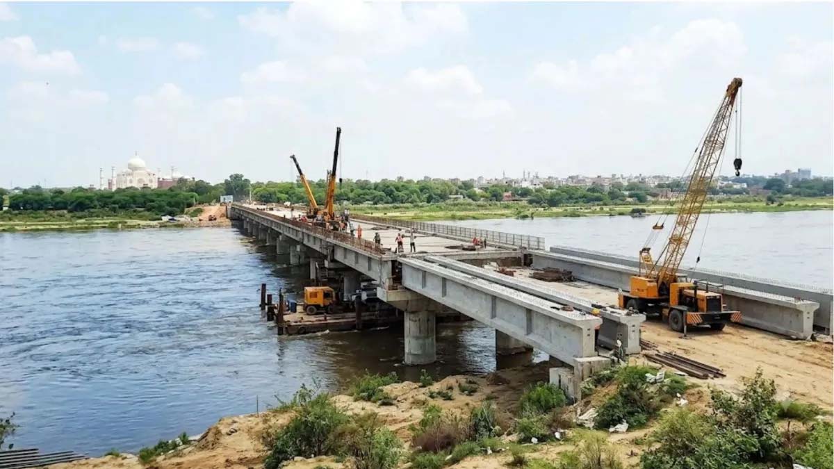 सात दिन से लगातार बढ़ रहा गंगा का जलस्तर, बस्तियों और सड़कों तक पहुंचा पानी