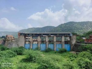 हरियाली लौटी, लेकिन रामगढ़ बांध सूखा, 13 अगस्त की सुनवाई से पहले अतिक्रमण पर कार्रवाई तेज