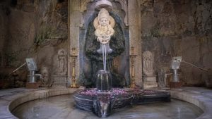 झारखंड के इस मंदिर में 24 घंटे होता है शिवलिंग का जलाभिषेक, रहस्य आज भी बरकरार झारखंड के इस मंदिर में 24 घंटे होता है शिवलिंग का जलाभिषेक, रहस्य आज भी बरकरार