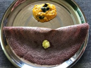 सफेद डोसा खाकर हो गए हैं बोर? घर पर बनाएं ब्लैक डोसा, जानें आसान रेसिपी