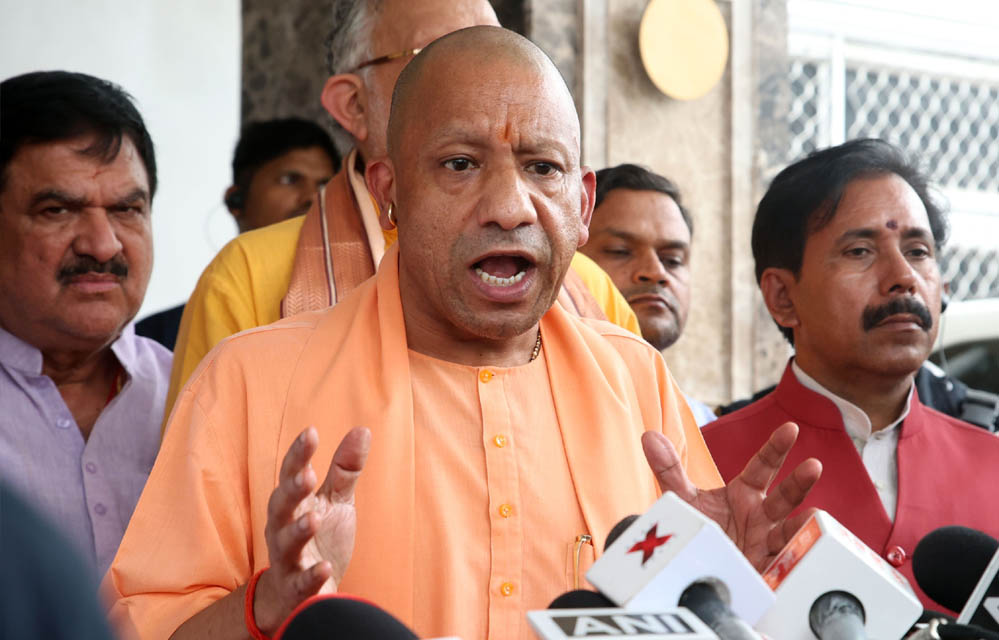 सीएम योगी ने मानसून सत्र के दूसरे दिन सदन में सपा समेत विपक्षी दलों के नेताओं को दिखाया आईना सीएम योगी ने मानसून सत्र के दूसरे दिन सदन में सपा समेत विपक्षी दलों के नेताओं को दिखाया आईना