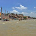 गंगा के रौद्र रूप से काशी बेहाल, घाट डूबे, श्रद्धालुओं की बढ़ी मुश्किलें