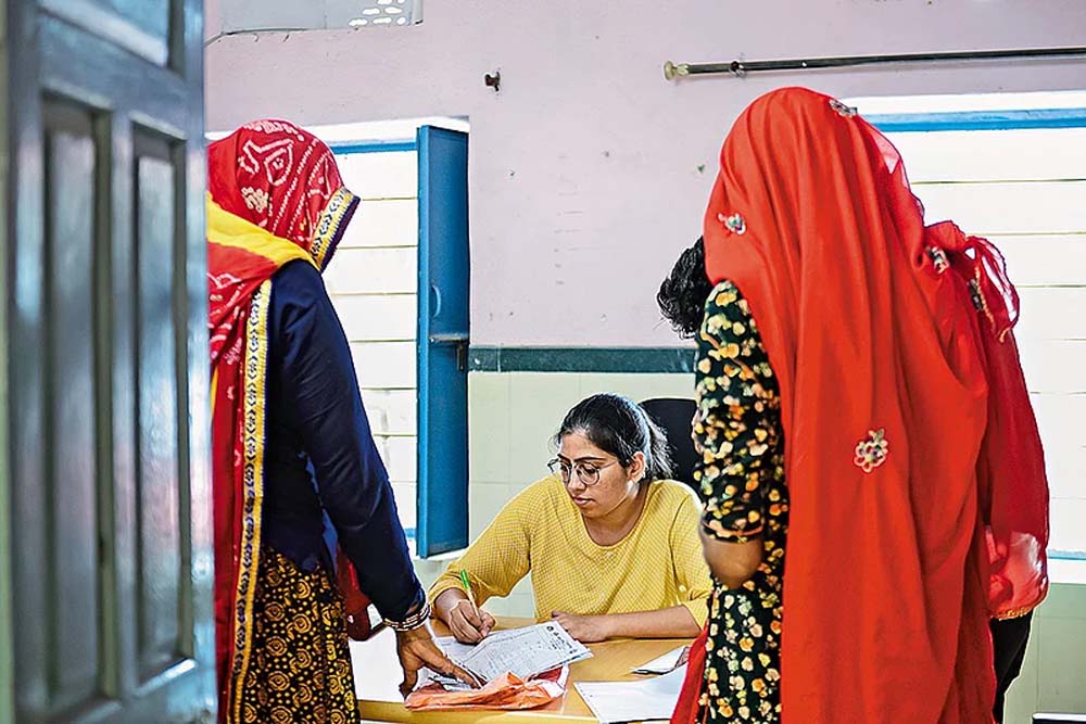 डूंगरपुर में गंभीर हालात: 72.6% महिलाओं में खून की कमी, गर्भवती महिलाओं को सबसे ज्यादा खतरा डूंगरपुर में गंभीर हालात: 72.6% महिलाओं में खून की कमी, गर्भवती महिलाओं को सबसे ज्यादा खतरा