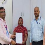 SBI जनकपुर ने SGSP योजना के तहत मृत कर्मचारी के नॉमिनी को दिलाए ₹10 लाख, बैंक ने दी योजना की जानकारी SBI जनकपुर ने SGSP योजना के तहत मृत कर्मचारी के नॉमिनी को दिलाए ₹10 लाख, बैंक ने दी योजना की जानकारी