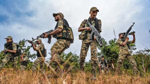 सारंडा और चाईबासा से माओवादियों का सफाया, इनामी जोनल कमांडर सालुका ने डाले हथियार