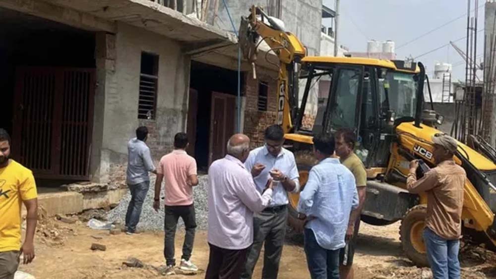 गुरुग्राम में अवैध निर्माण और अतिक्रमण पर बड़ी कार्रवाई, आठों जोन में टीमें सक्रिय गुरुग्राम में अवैध निर्माण और अतिक्रमण पर बड़ी कार्रवाई, आठों जोन में टीमें सक्रिय