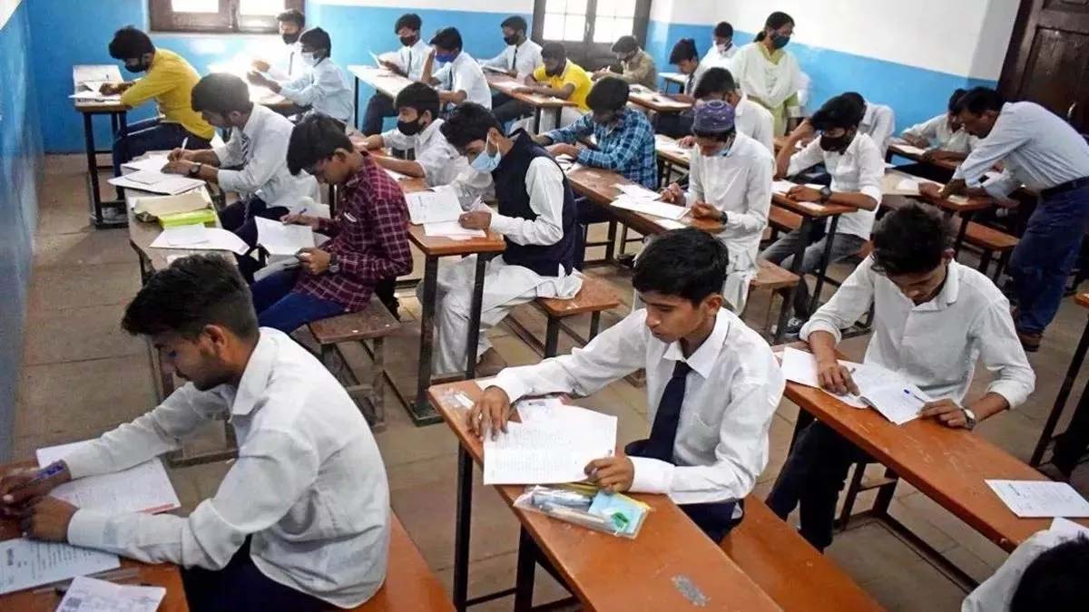 कॉलेज बढ़े, लेकिन जरूरत से कम! झारखंड में 5 साल में 323 से 436 हुए संस्थान, फिर भी राष्ट्रीय औसत से काफी पीछे