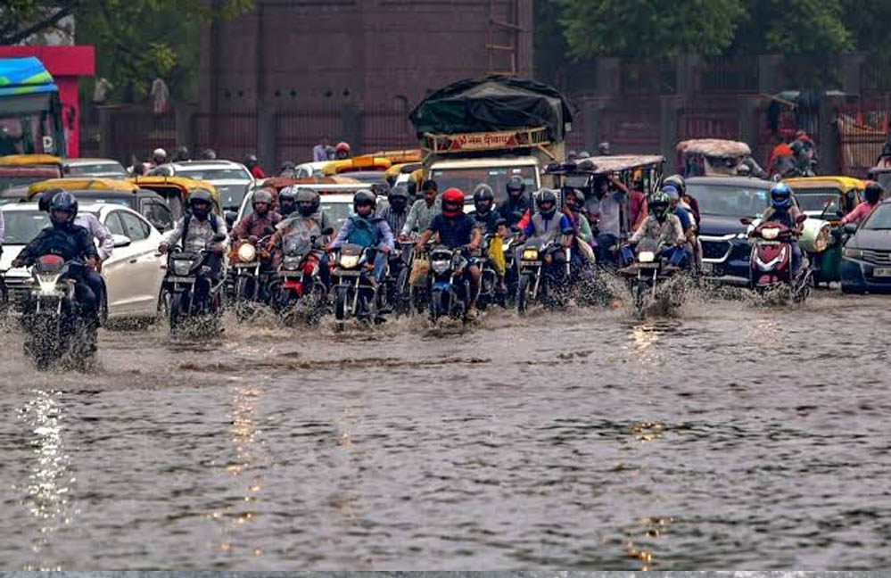 Gurugram Rain: सड़कों और चौराहों पर जलभराव, प्रशासन ने कंपनियों को दी वर्क फ्रॉम होम की सलाह