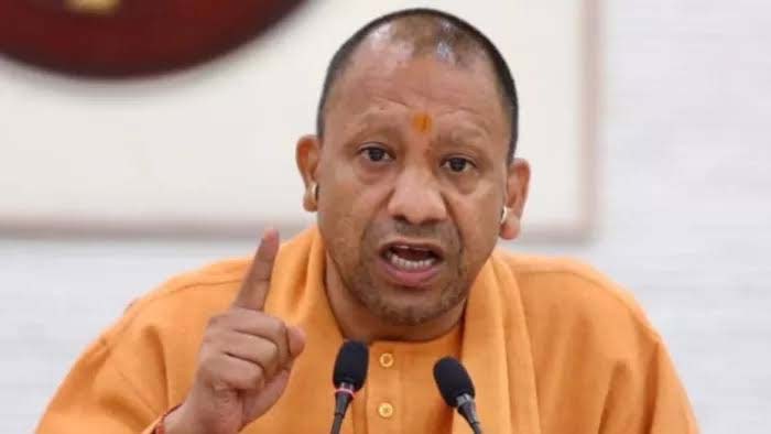 यूपी में बारिश का कहर, जलभराव से जनजीवन बेहाल; गंगा का बढ़ा जलस्तर यूपी में बारिश का कहर, जलभराव से जनजीवन बेहाल; गंगा का बढ़ा जलस्तर