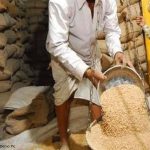 4.34 करोड़ लाभार्थियों पर संकट के बादल, POS मशीनों का टेंडर आचार संहिता में अटका
