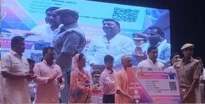 कैशलेस चिकित्सा सुविधा कार्ड का वितरण कर ‘मुख्यमंत्री पीआरडी कैशलेस चिकित्सा योजना’ का शुभारंभ किया सीएम ने कैशलेस चिकित्सा सुविधा कार्ड का वितरण कर ‘मुख्यमंत्री पीआरडी कैशलेस चिकित्सा योजना’ का शुभारंभ किया सीएम ने