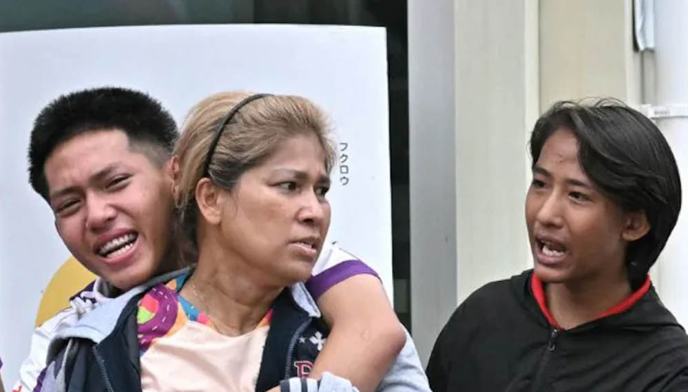 Thailand Shooting: छात्र ने पहले दादा-दादी की हत्या की, फिर स्कूल में टीचर और बच्चों पर किया जानलेवा हमला; 8 की मौत Thailand Shooting: छात्र ने पहले दादा-दादी की हत्या की, फिर स्कूल में टीचर और बच्चों पर किया जानलेवा हमला; 8 की मौत