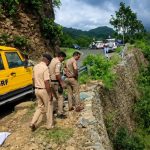 उत्तराखंड में दर्दनाक सड़क हादसा, देवप्रयाग-पौड़ी मार्ग पर बोलेरो खाई में गिरी; परिवार के 5 सदस्यों की जान गई