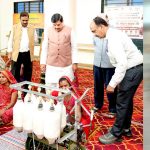 CM डॉ. यादव बोले- हाथकरघा से संरक्षित होगी पारंपरिक कला, महिलाओं को मिलेंगे रोजगार के नए अवसर CM डॉ. यादव बोले- हाथकरघा से संरक्षित होगी पारंपरिक कला, महिलाओं को मिलेंगे रोजगार के नए अवसर