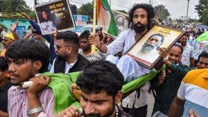 14 परीक्षाएं रद्द होने के बाद भी नहीं थमा संघर्ष, पेपर लीक पर गारंटी मांगेंगे छात्र