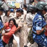 BPSC TRE 4 प्रदर्शन में हाई वोल्टेज ड्रामा! पुलिस ने चलाया वाटर कैनन तो शैंपू लगाकर नहाने लगा छात्र
