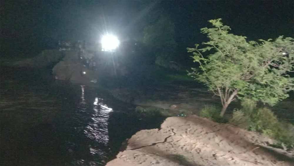 भागलपुर में राघोपुर बांध टूटने की वजह बना नदी का टापू? कटाव ने बढ़ाई चिंता भागलपुर में राघोपुर बांध टूटने की वजह बना नदी का टापू? कटाव ने बढ़ाई चिंता