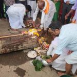 बस्तर दशहरा की पहली रस्म पाट जात्रा हुई संपन्न, पूरे विधि-विधान से हुई पूजा बस्तर दशहरा की पहली रस्म पाट जात्रा हुई संपन्न, पूरे विधि-विधान से हुई पूजा
