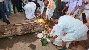 बस्तर दशहरा की पहली रस्म पाट जात्रा हुई संपन्न, पूरे विधि-विधान से हुई पूजा बस्तर दशहरा की पहली रस्म पाट जात्रा हुई संपन्न, पूरे विधि-विधान से हुई पूजा