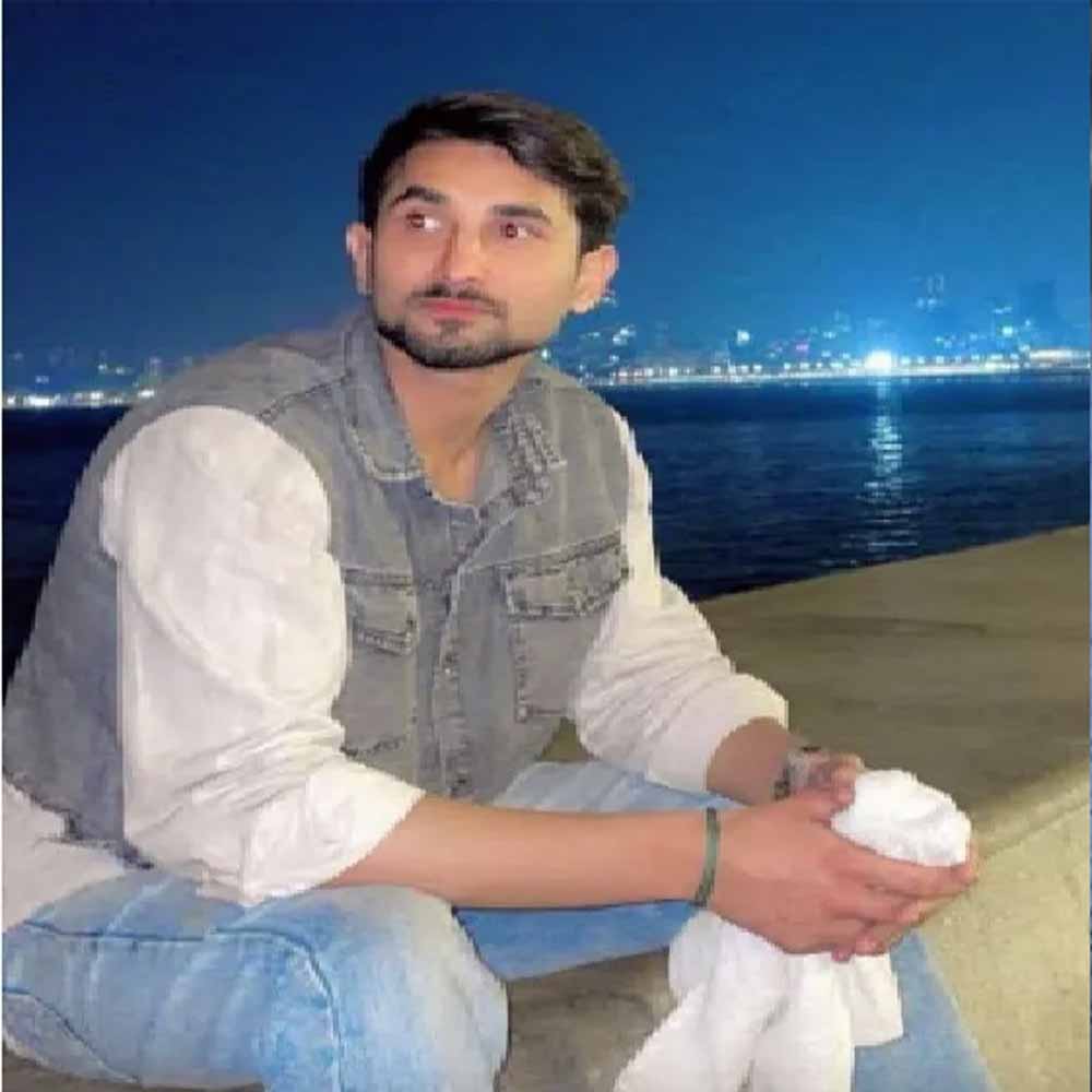 72 घंटे से पानी के अंदर आदिल की तलाश, ब्लू वॉटर में चला रेस्क्यू ऑपरेशन 72 घंटे से पानी के अंदर आदिल की तलाश, ब्लू वॉटर में चला रेस्क्यू ऑपरेशन