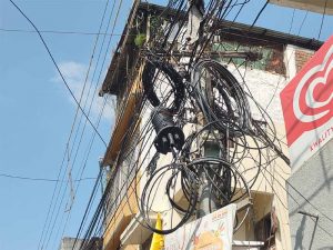 बस्तर में बिजली चोरी पर लगाम, नई केबल व्यवस्था से कम हुआ अवैध कनेक्शन का खतरा बस्तर में बिजली चोरी पर लगाम, नई केबल व्यवस्था से कम हुआ अवैध कनेक्शन का खतरा