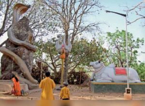 Jashpur News: कैलाश गुफा में हजारों कांवड़ियों के पहुंचने की तैयारी, इलाके में 16 हाथियों की मौजूदगी से चिंता Jashpur News: कैलाश गुफा में हजारों कांवड़ियों के पहुंचने की तैयारी, इलाके में 16 हाथियों की मौजूदगी से चिंता