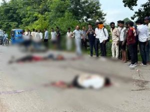 तेज रफ्तार ट्रक का कहर! बिलासपुर में तीन बाइक सवारों की गई जान, चालक फरार तेज रफ्तार ट्रक का कहर! बिलासपुर में तीन बाइक सवारों की गई जान, चालक फरार