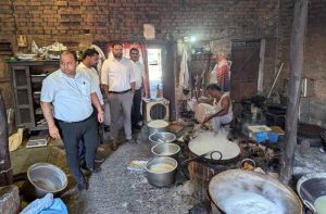 त्योहारी सीजन से पहले फूड सेफ्टी विभाग का एक्शन, बिलासपुर में 19 जगह जांच; 117 KG मिठाई नष्ट