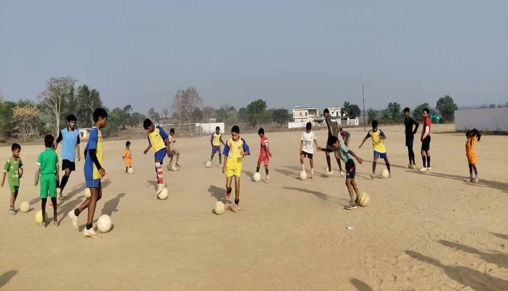 छत्तीसगढ़ में खेल प्रतिभाओं को मिल रहा मंच, CM साय के नेतृत्व में युवा खिलाड़ियों के सपनों को पंख छत्तीसगढ़ में खेल प्रतिभाओं को मिल रहा मंच, CM साय के नेतृत्व में युवा खिलाड़ियों के सपनों को पंख
