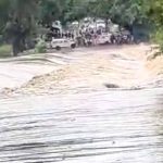 CG में भारी बारिश से बुनियादी ढांचा ध्वस्त, सड़क और पुल टूटने से ग्रामीण फंसे CG में भारी बारिश से बुनियादी ढांचा ध्वस्त, सड़क और पुल टूटने से ग्रामीण फंसे