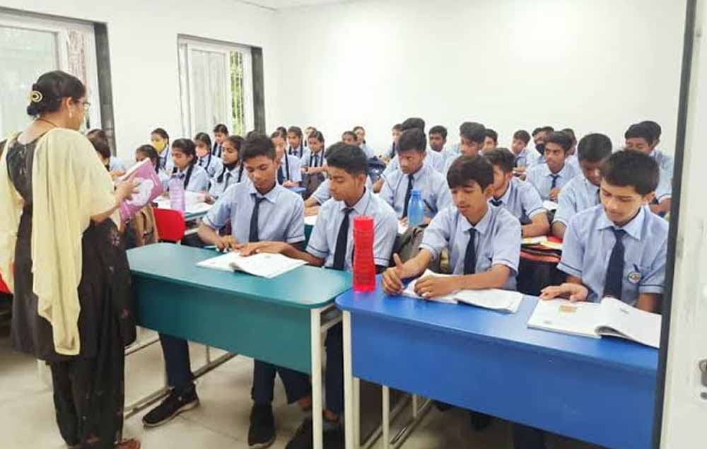 CG आत्मानंद स्कूलों में सुरक्षा-व्यवस्था होगी मजबूत, लगातार गैरहाजिर छात्रों के नाम हटेंगे CG आत्मानंद स्कूलों में सुरक्षा-व्यवस्था होगी मजबूत, लगातार गैरहाजिर छात्रों के नाम हटेंगे
