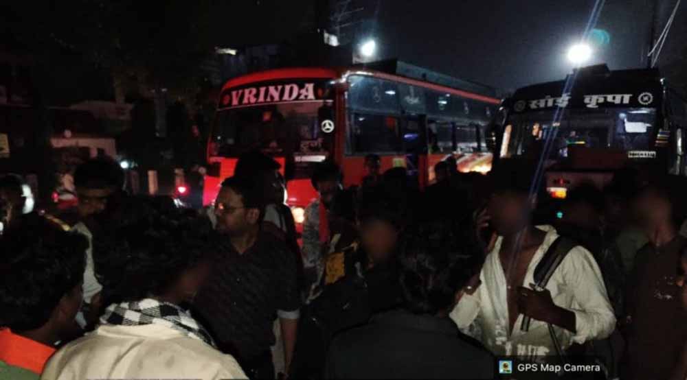 CG में बाल तस्करी पर पुलिस का शिकंजा, फैक्ट्री भेजे जा रहे 16 बच्चे बचाए गए, नियोक्ता गिरफ्तार CG में बाल तस्करी पर पुलिस का शिकंजा, फैक्ट्री भेजे जा रहे 16 बच्चे बचाए गए, नियोक्ता गिरफ्तार