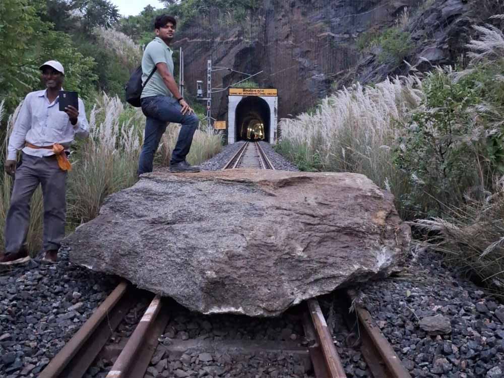 CG: भूस्खलन की आशंका से बस्तर में ट्रेनों की गति घटी, रेलवे अलर्ट मोड पर