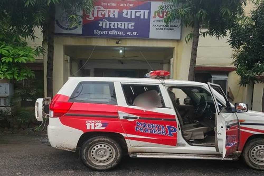 डायल-112 ने तत्परता से सिंध नदी में कूदने जा रही युवती की बचाई जान डायल-112 ने तत्परता से सिंध नदी में कूदने जा रही युवती की बचाई जान