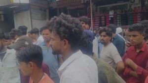 प्लॉट पर कब्जे के विवाद में ASI की फायरिंग, राजगढ़ में एक युवक की मौत; आरोपी पुलिसकर्मी गिरफ्तार प्लॉट पर कब्जे के विवाद में ASI की फायरिंग, राजगढ़ में एक युवक की मौत; आरोपी पुलिसकर्मी गिरफ्तार