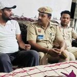काले झंडे दिखाने की आशंका में पुलिस की कार्रवाई, CM सैनी के दौरे से पहले कांग्रेस नेता नजरबंद काले झंडे दिखाने की आशंका में पुलिस की कार्रवाई, CM सैनी के दौरे से पहले कांग्रेस नेता नजरबंद