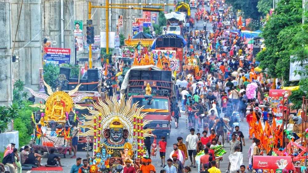 कांवड़ यात्रा में दिखी आस्था की मिसाल, कोई पहली बार तो कोई 21 साल से निभा रहा परंपरा