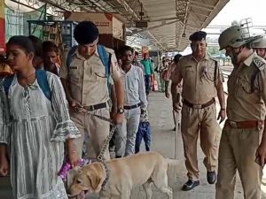 Panipat Junction पर बढ़ाई गई सुरक्षा, डॉग स्क्वाड ने खंगाला स्टेशन का चप्पा-चप्पा
