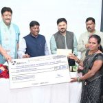 हरेली तिहार पर किसानों को बड़ा उपहार: औषधि पौधों की खेती के लिए 54.36 लाख रुपये की अग्रिम प्रोत्साहन राशि वितरित हरेली तिहार पर किसानों को बड़ा उपहार: औषधि पौधों की खेती के लिए 54.36 लाख रुपये की अग्रिम प्रोत्साहन राशि वितरित