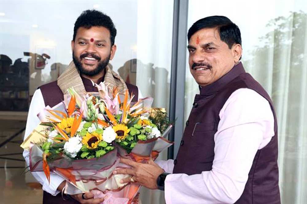 मुख्यमंत्री डॉ. यादव से केंद्रीय नागरिक उड्डयन मंत्री नायडू ने की सौजन्य भेंट मुख्यमंत्री डॉ. यादव से केंद्रीय नागरिक उड्डयन मंत्री नायडू ने की सौजन्य भेंट