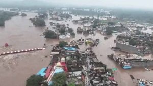मंदाकिनी की तबाही के बाद बारिश ने बढ़ाई मुश्किलें, NH पर आवागमन प्रभावित